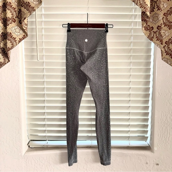 EUC Align Pant 28" *Engineer Print, City Camo Silver Drop, Size 2, NO PILLING - Picture 5 of 9